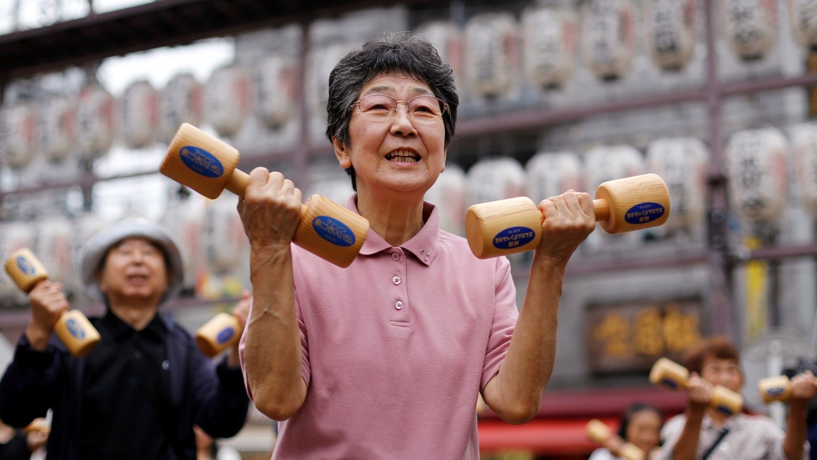 The Japanese Government Launched 7 Recruits to Help the Elderly Work to 70 Years Old